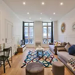 Urbanflat 34 - Spacious & Bright Paris Home For 11